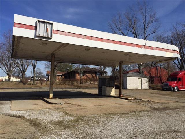 615 Center Street - Photo 1
