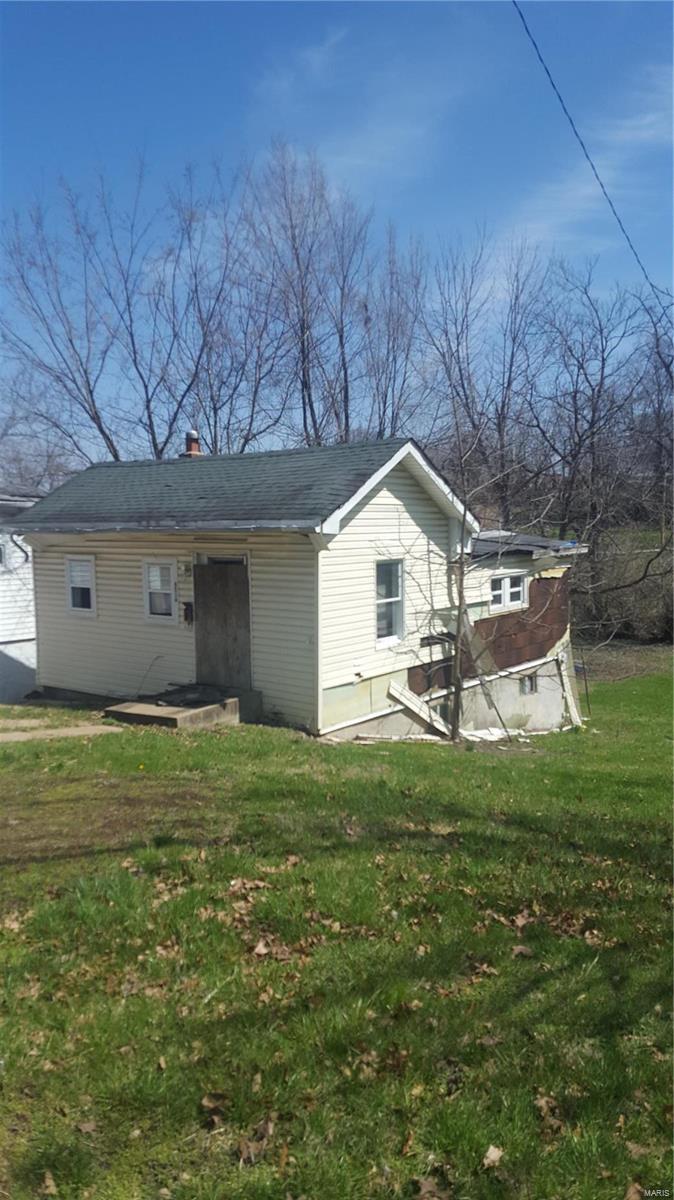 4516 Ravenwood Avenue - Photo 1