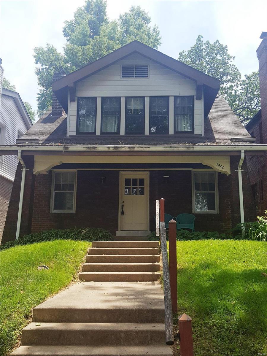 7216 Lindell Boulevard - Photo 1