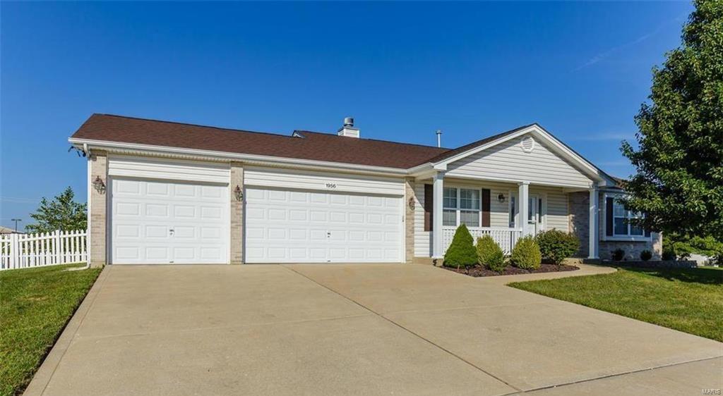 1956 Somerset Manor Drive - Photo 1