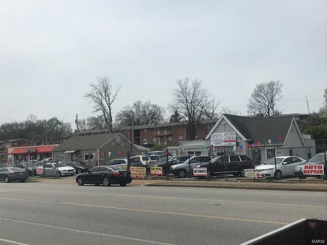8833 Broadway - Photo 1