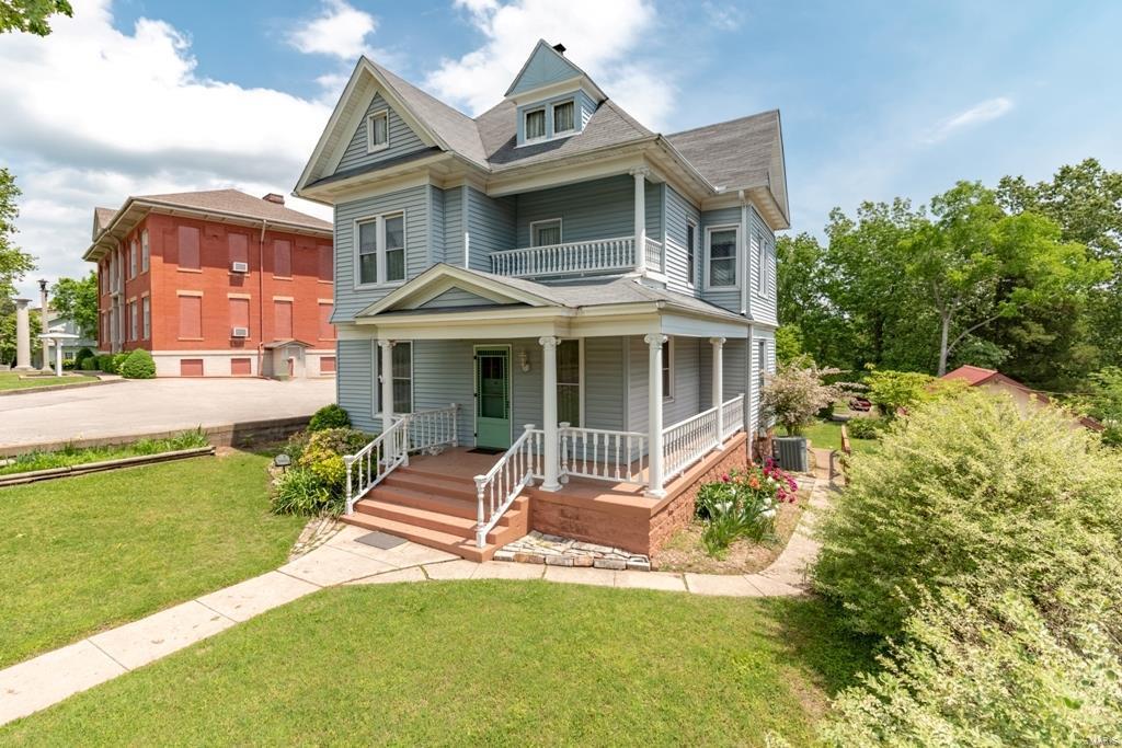 1006 Main Street - Photo 1