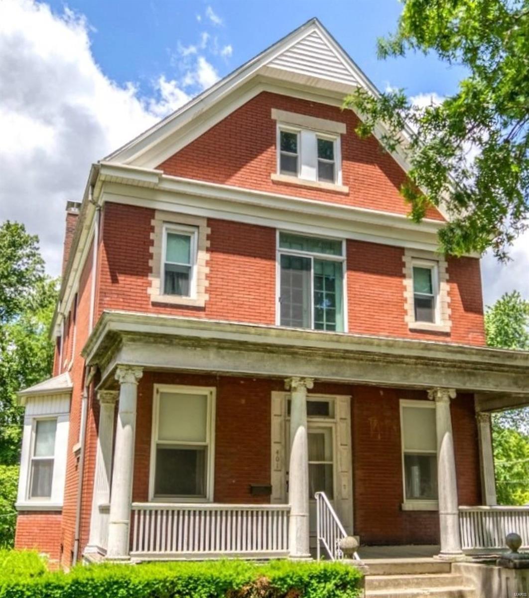 401 Charles - Photo 1