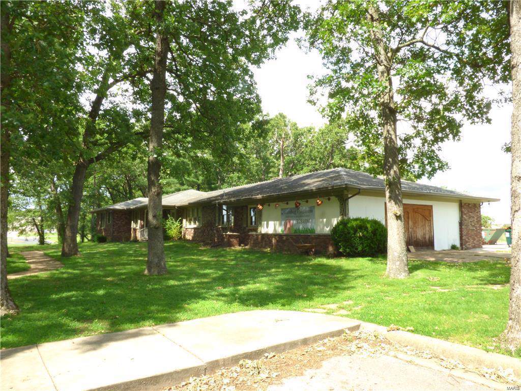 926 Lynn - Photo 1