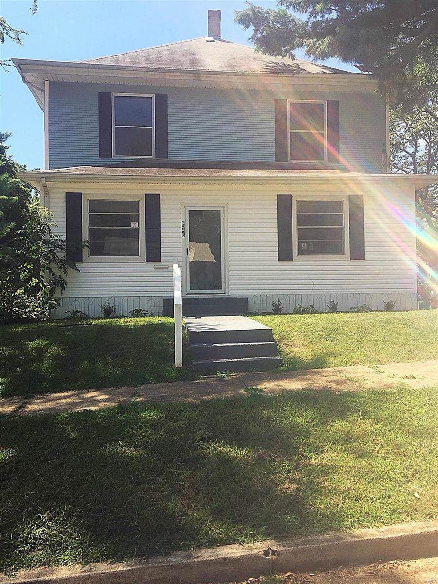 826 Poplar St - Photo 1