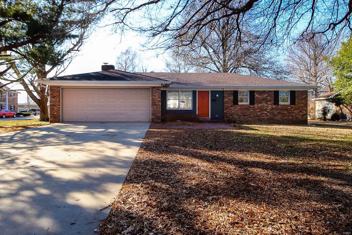 913 Davis - Photo 1