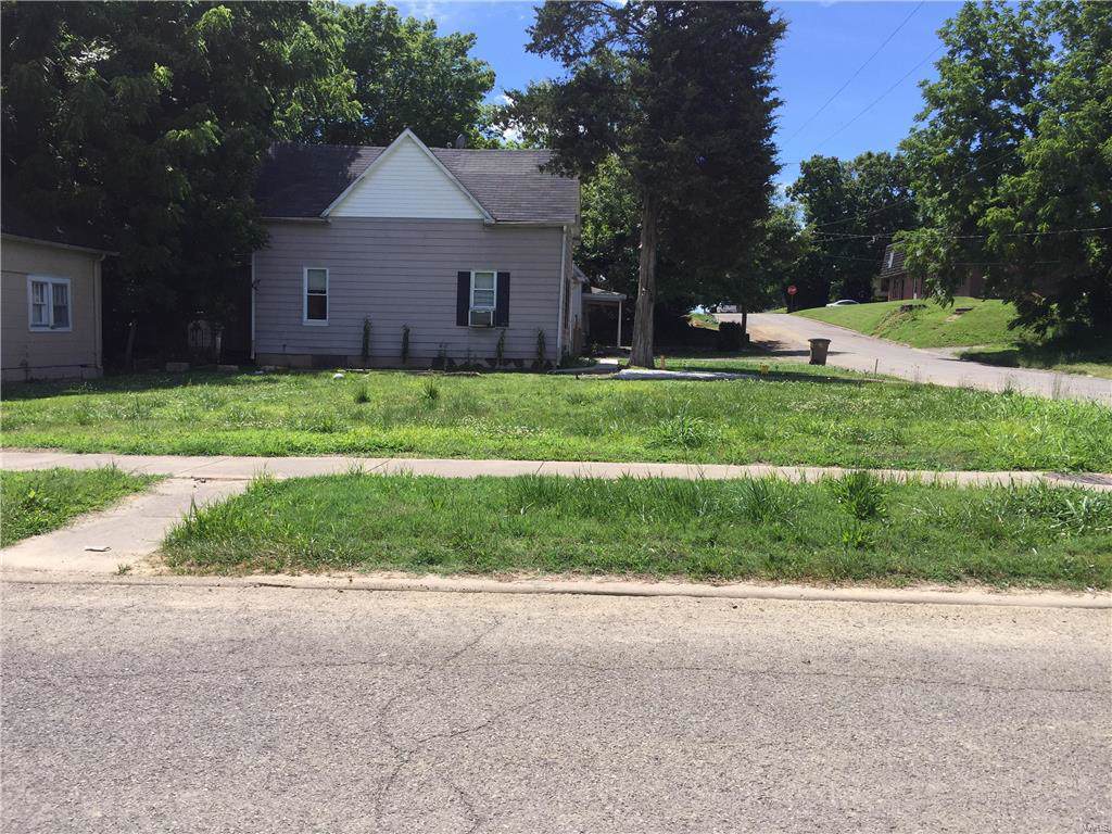 105 Hanover - Photo 1
