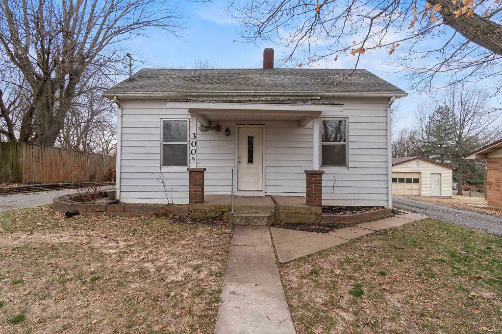 300 Messmer Street - Photo 1