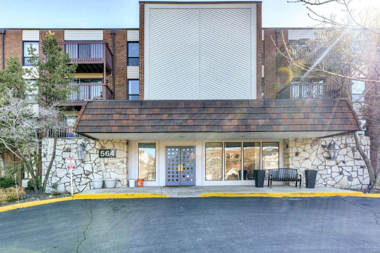 564 Sarah Lane - Photo 1