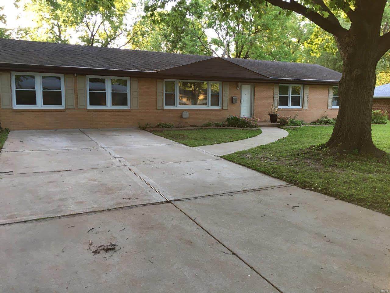 23 Kenwood Drive - Photo 1