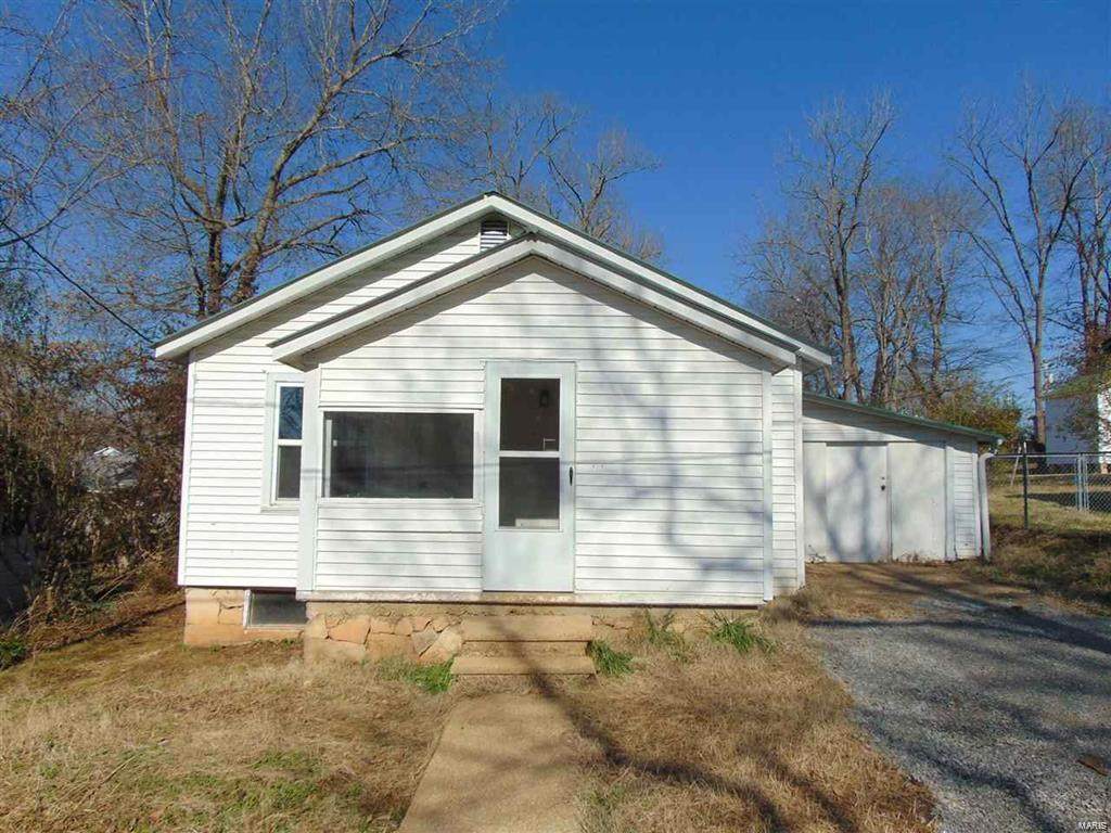 905 Washington Street - Photo 1