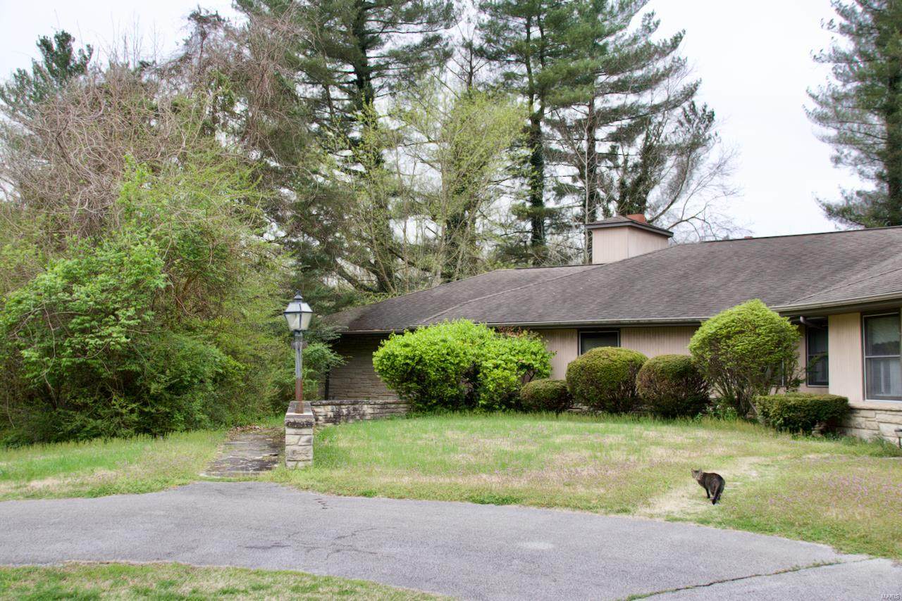 2300 Division Street - Photo 1