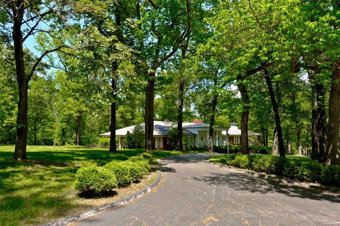 1 Barclay Woods Drive - Photo 1