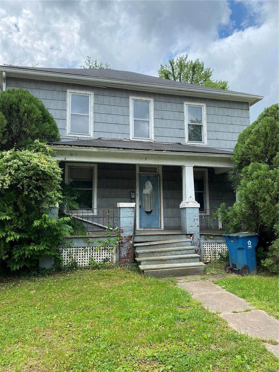 710 Clay Street - Photo 1