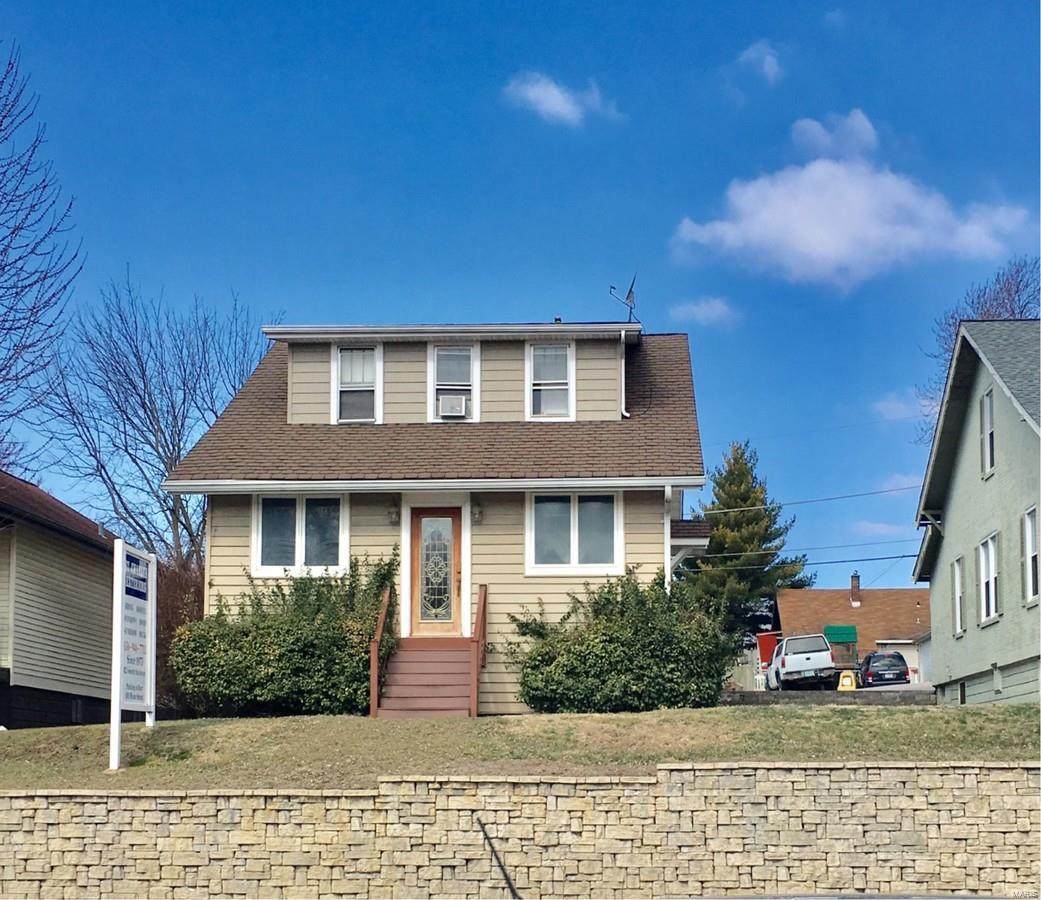 821 5th Street - Photo 1