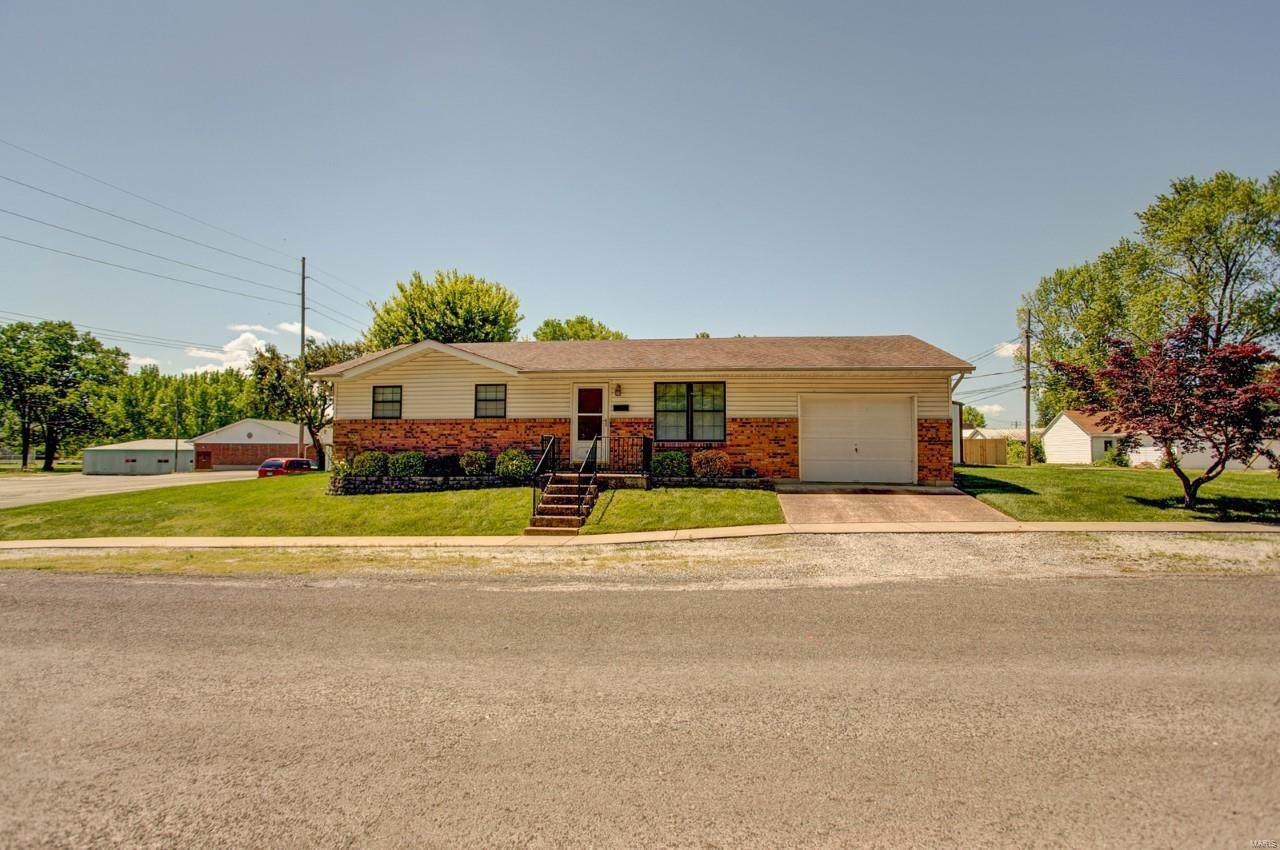 401 Sophia Avenue - Photo 1