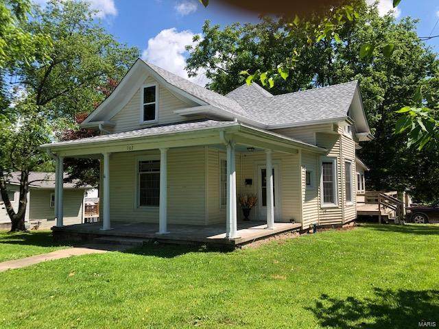 702 5th Street - Photo 1
