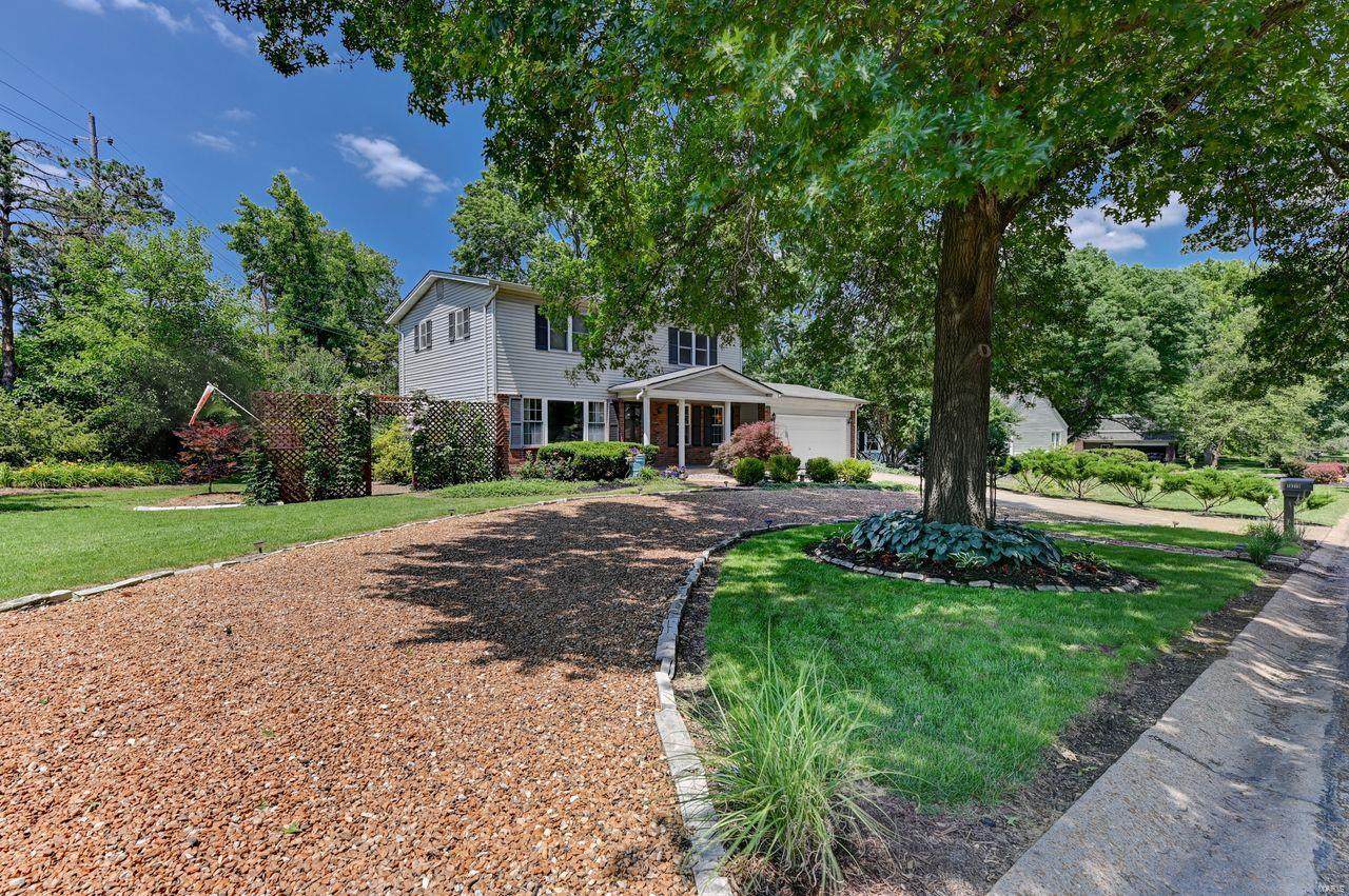 10279 Lylewood Drive - Photo 1