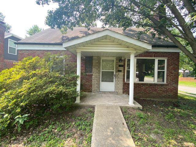 900 Dwyer Avenue - Photo 1