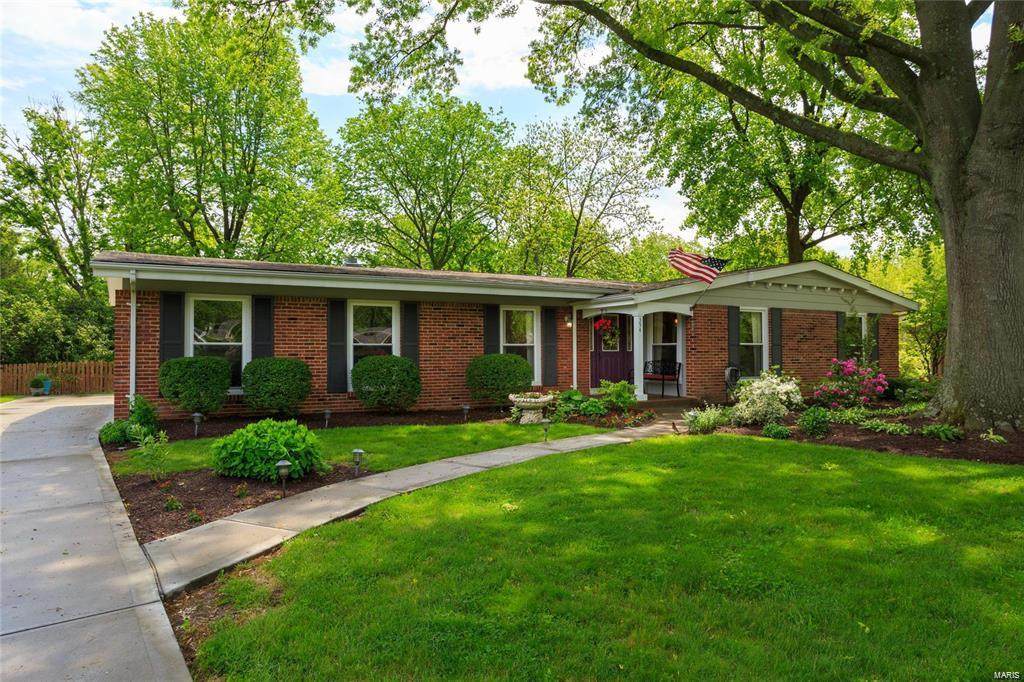 354 Greenbriar Lane - Photo 1