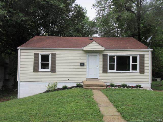 225 Harvey Avenue - Photo 1