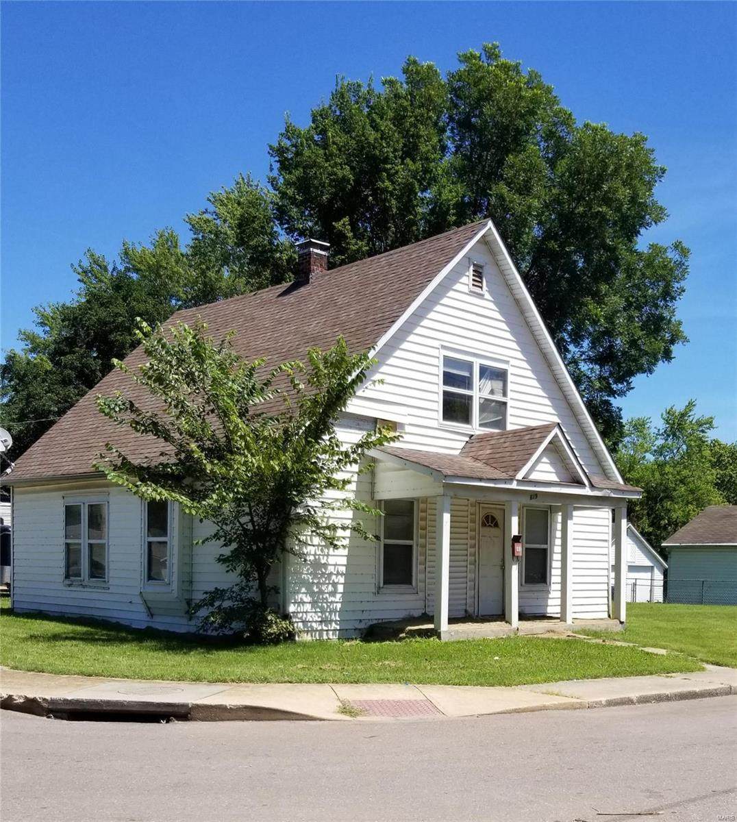 619 2nd Street - Photo 1