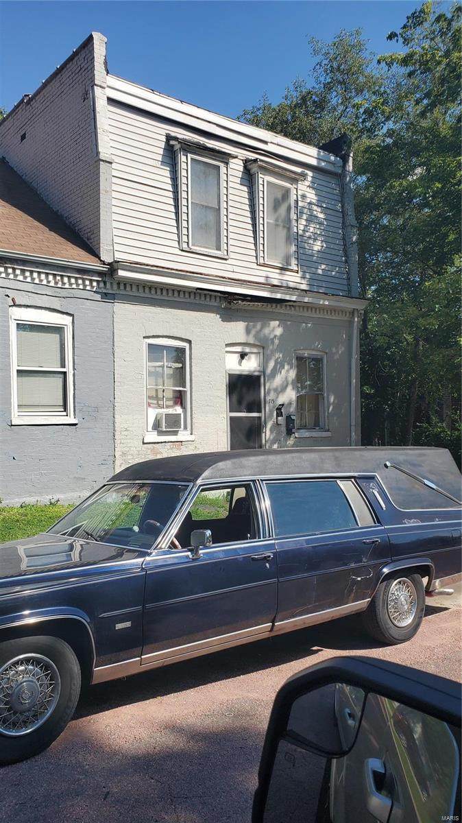 715 Caroline Street - Photo 1