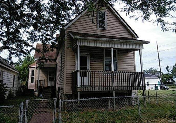 908 Exchange Avenue - Photo 1