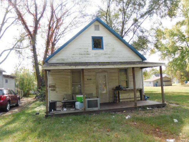 639 6th Street - Photo 1
