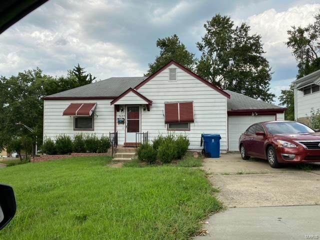 7437 Greenport - Photo 1