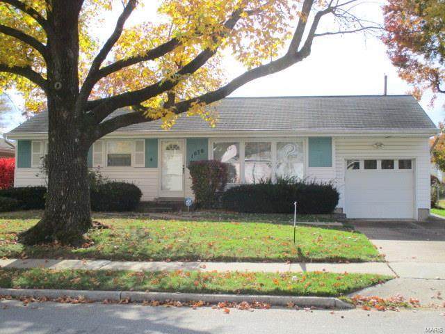 1070 Lindsay Lane - Photo 1
