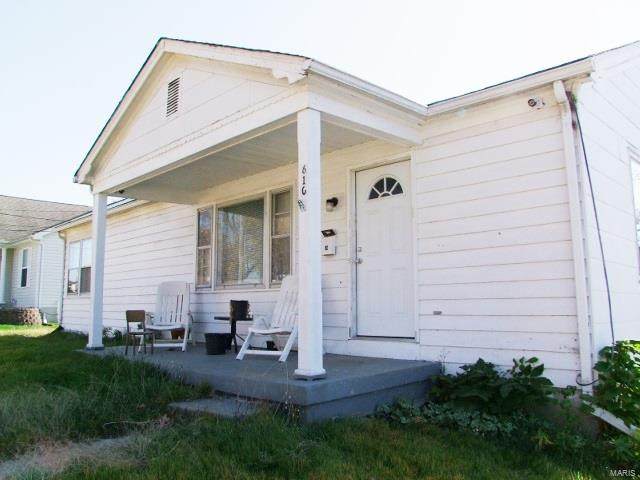 610 Ball Street - Photo 1