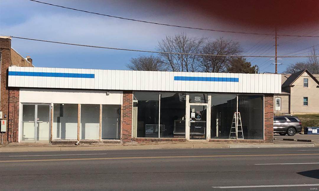 2112 Broadway - Photo 1