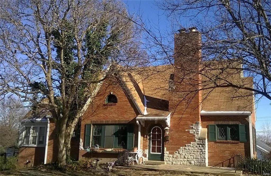 804 Locust - Photo 1