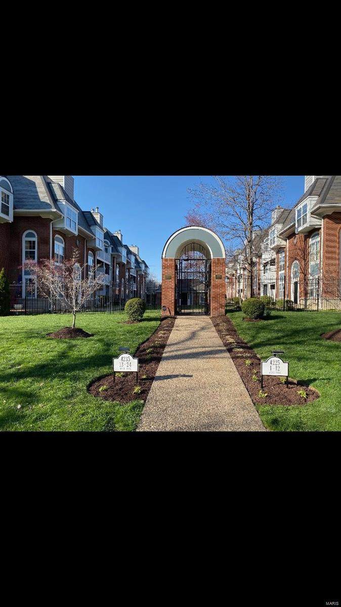 4225 West Pine Boulevard - Photo 1