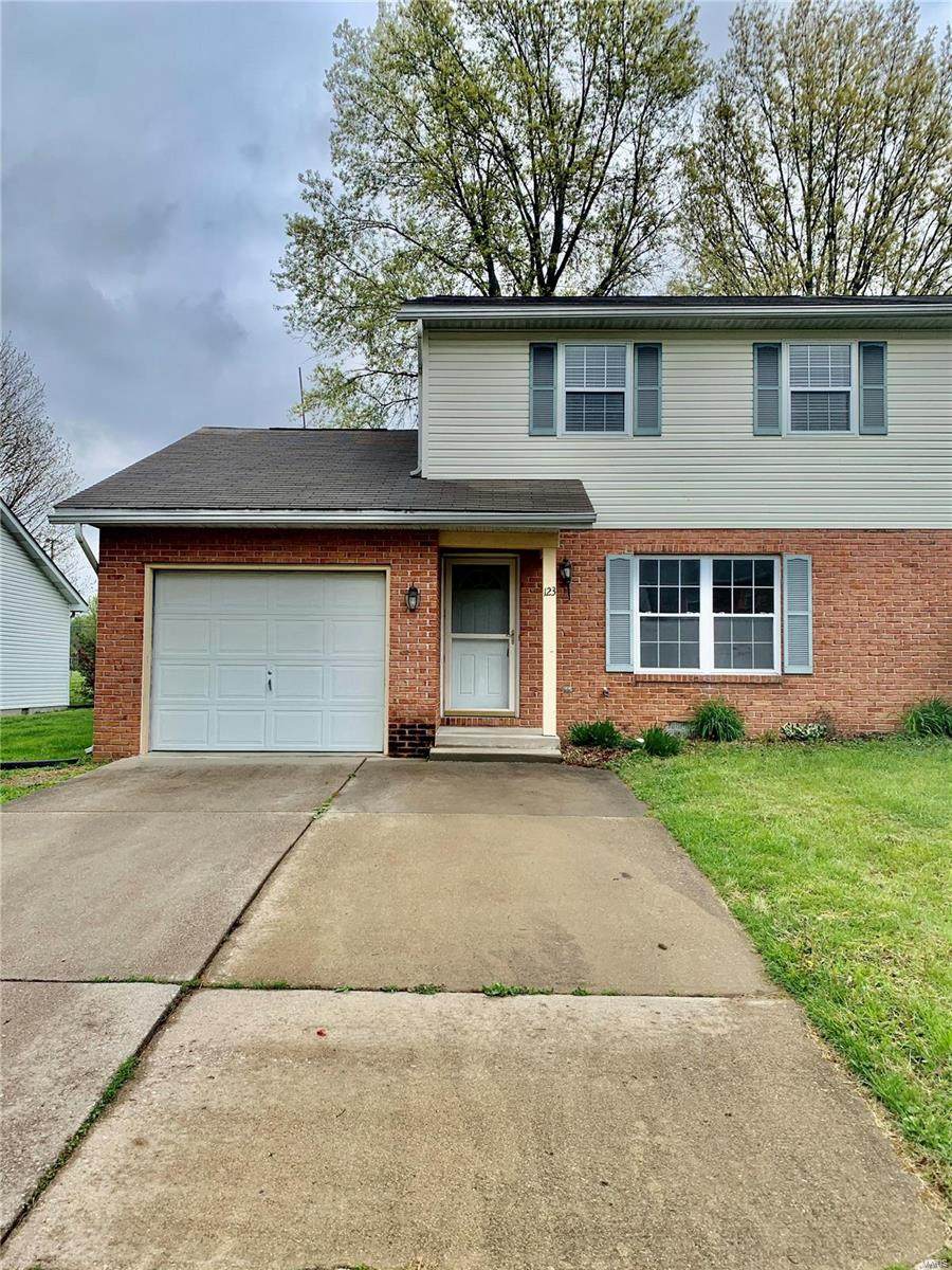 123 Twin Oaks Drive - Photo 1