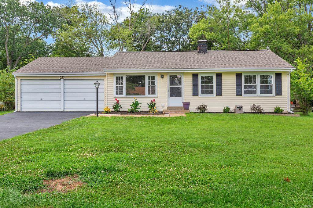 225 Newton Place - Photo 1
