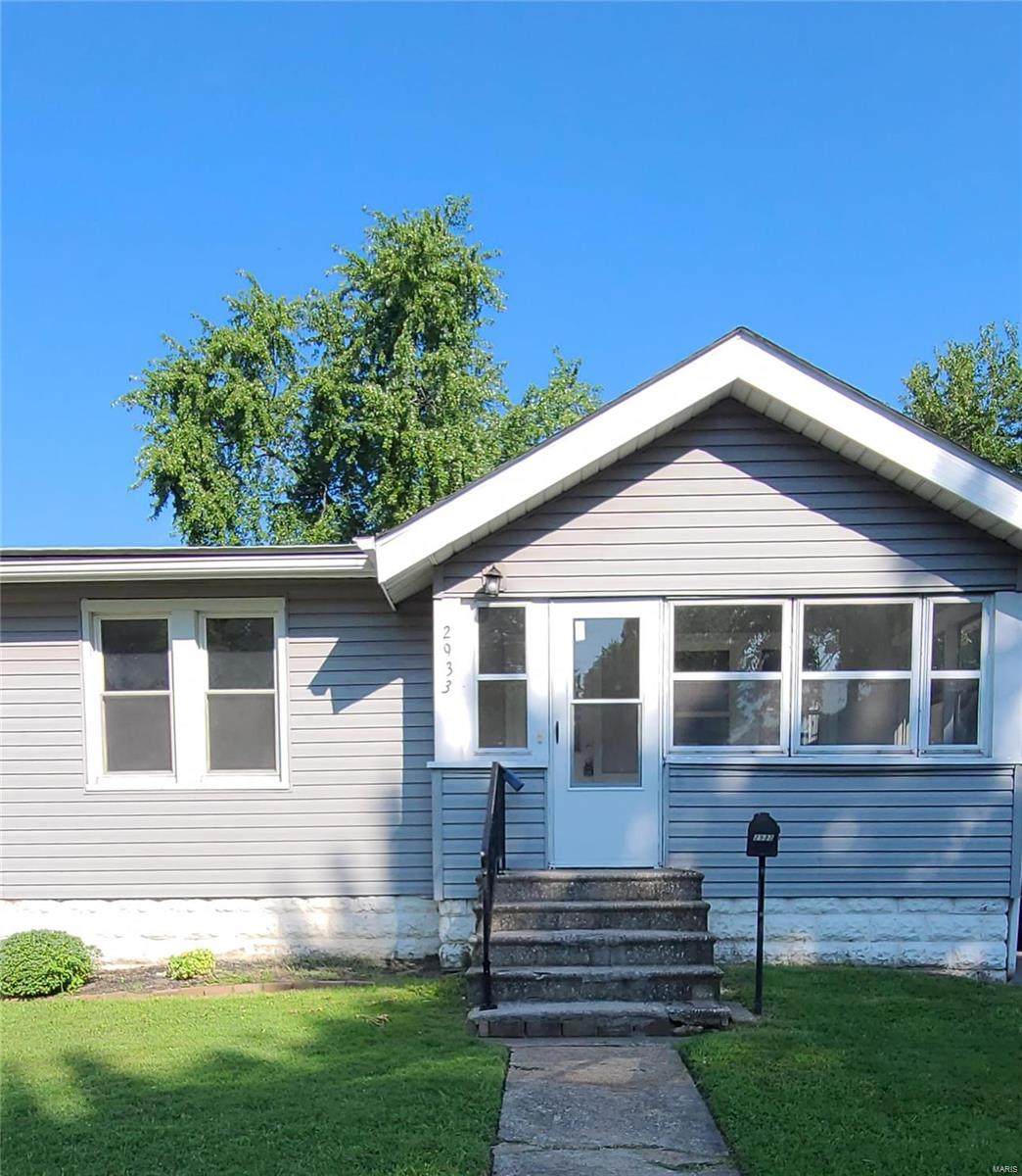 2933 Washington Avenue - Photo 1