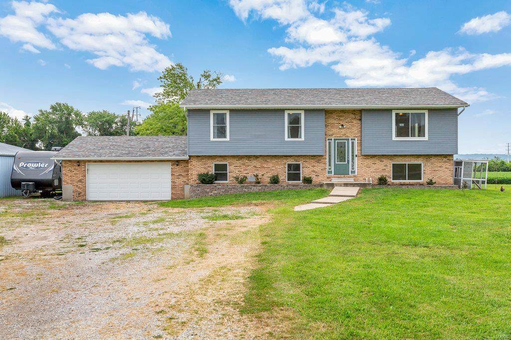 806 7th Street - Photo 1