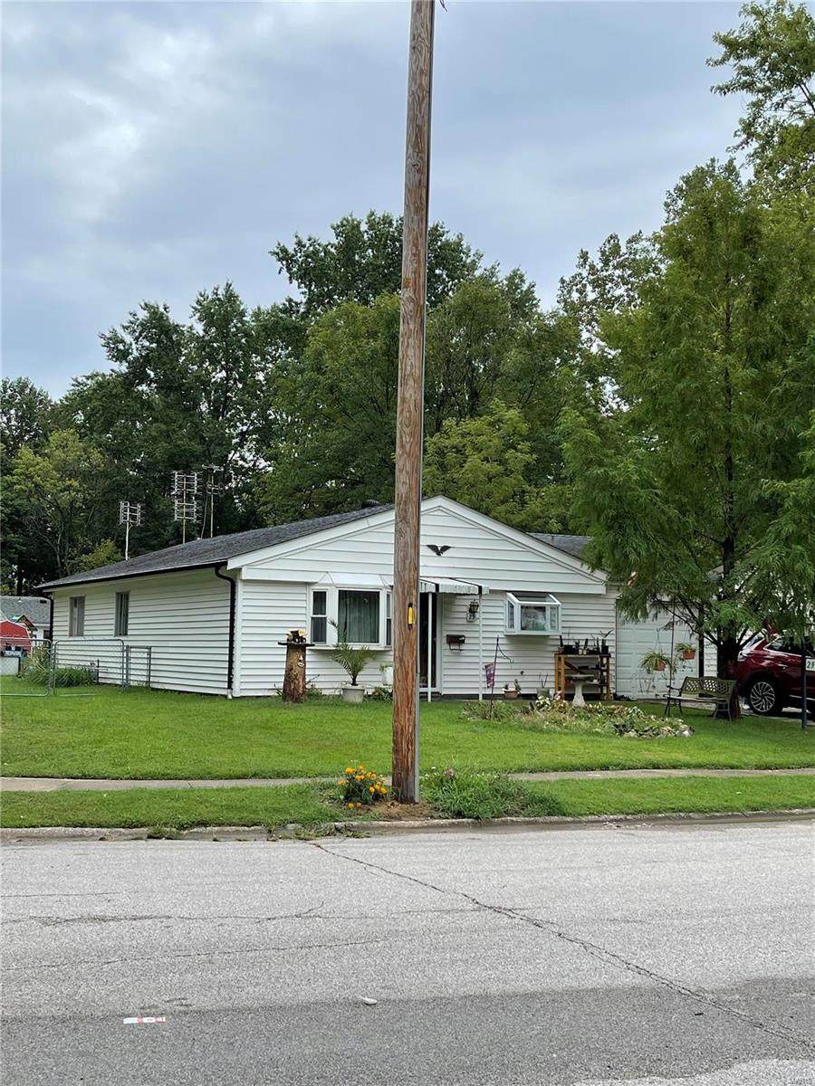 29 Scarlet Drive - Photo 1
