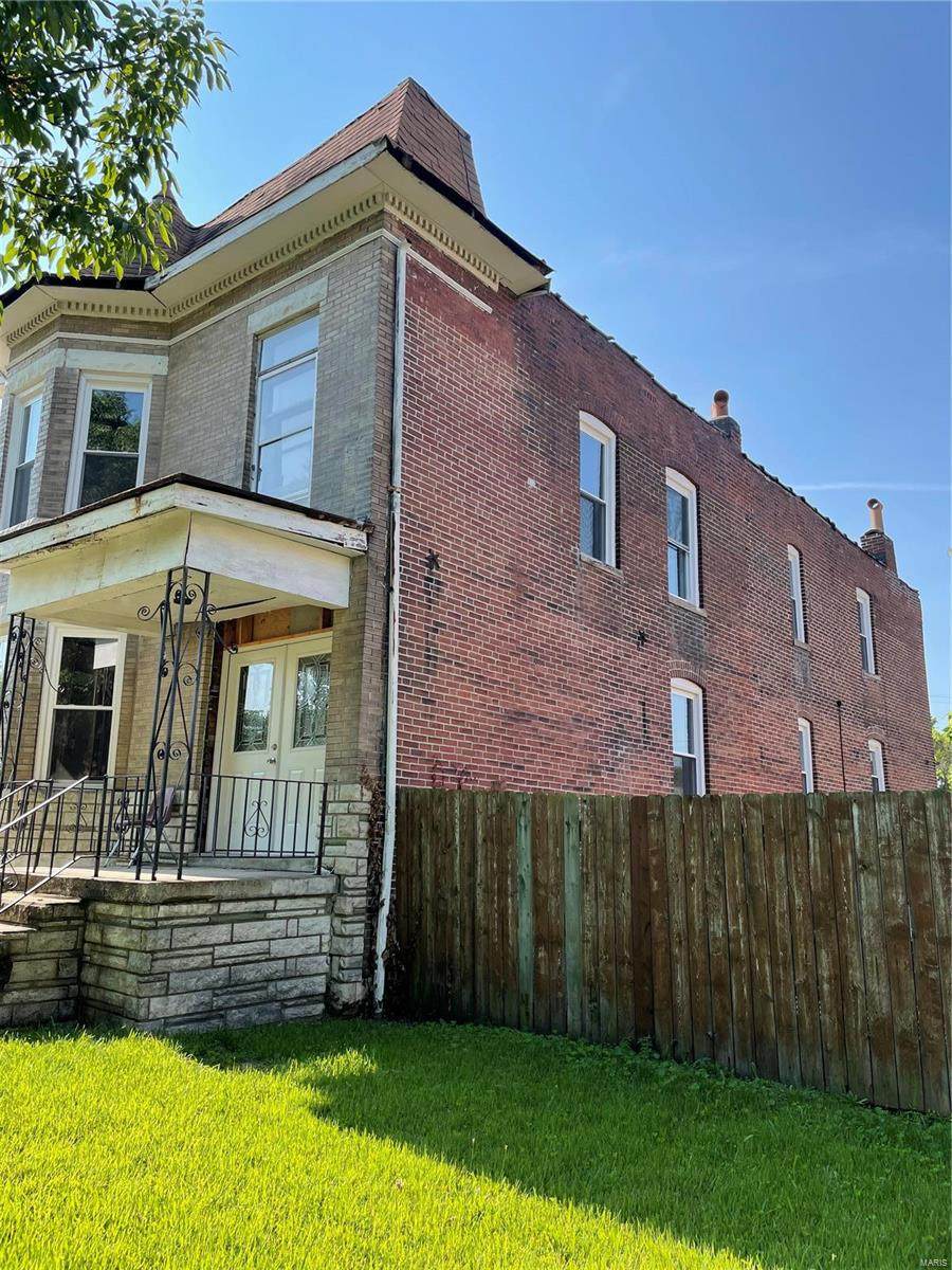 5950 Bartmer Avenue - Photo 1
