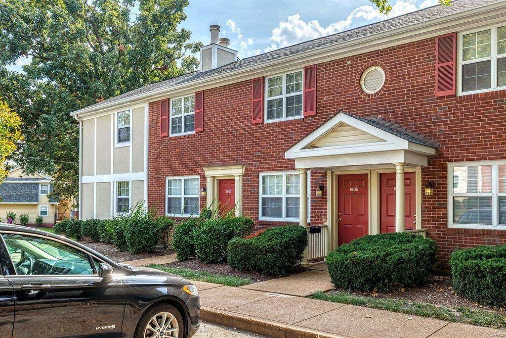 1505 Swan Circle - Photo 1