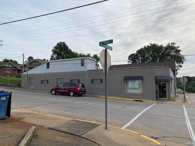 402 Washington Street - Photo 1