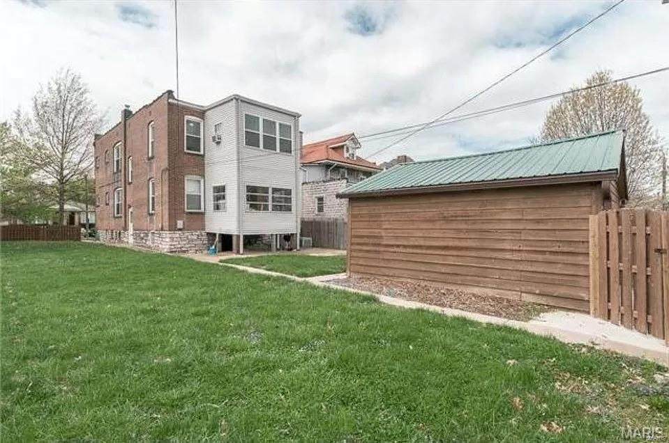 5229 Lansdowne Avenue - Photo 1