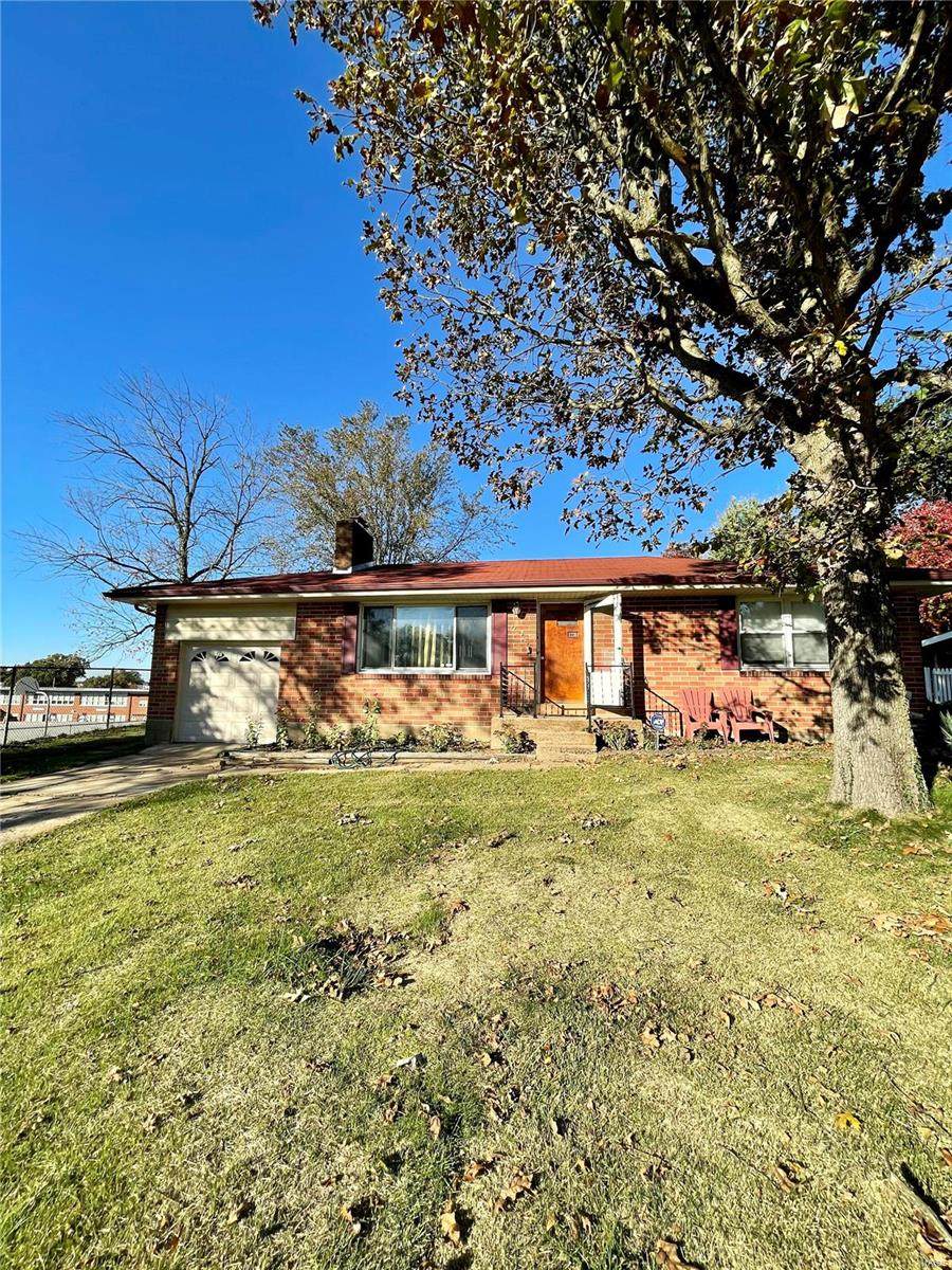 235 Argent Avenue - Photo 1