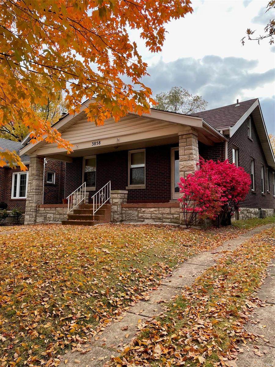 3858 Bowen - Photo 1