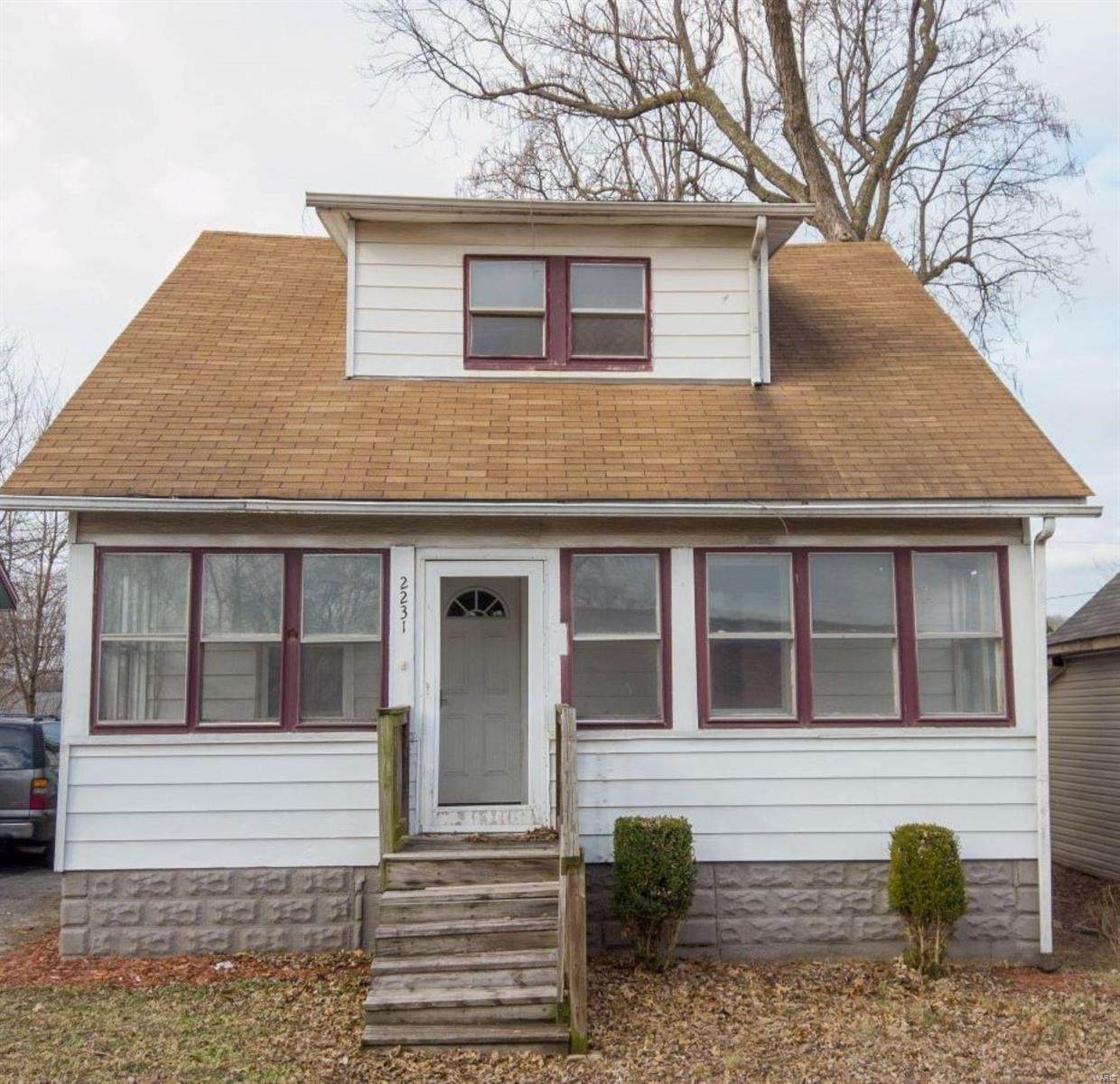 2231 Dewey Avenue - Photo 1