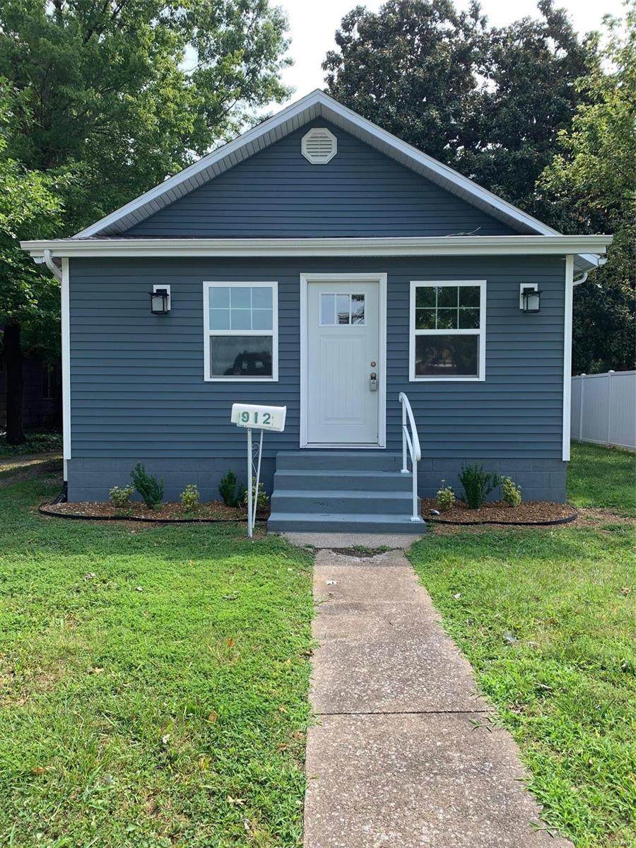 912 14th Street - Photo 1