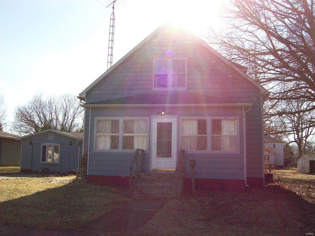 211 Maple Street - Photo 1