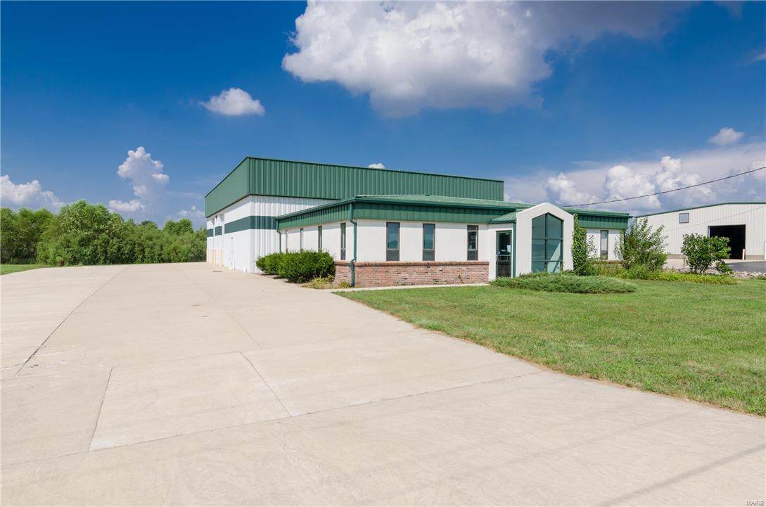 4607 Hedge Road - Photo 1